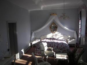 view-of-room-from-near.jpg